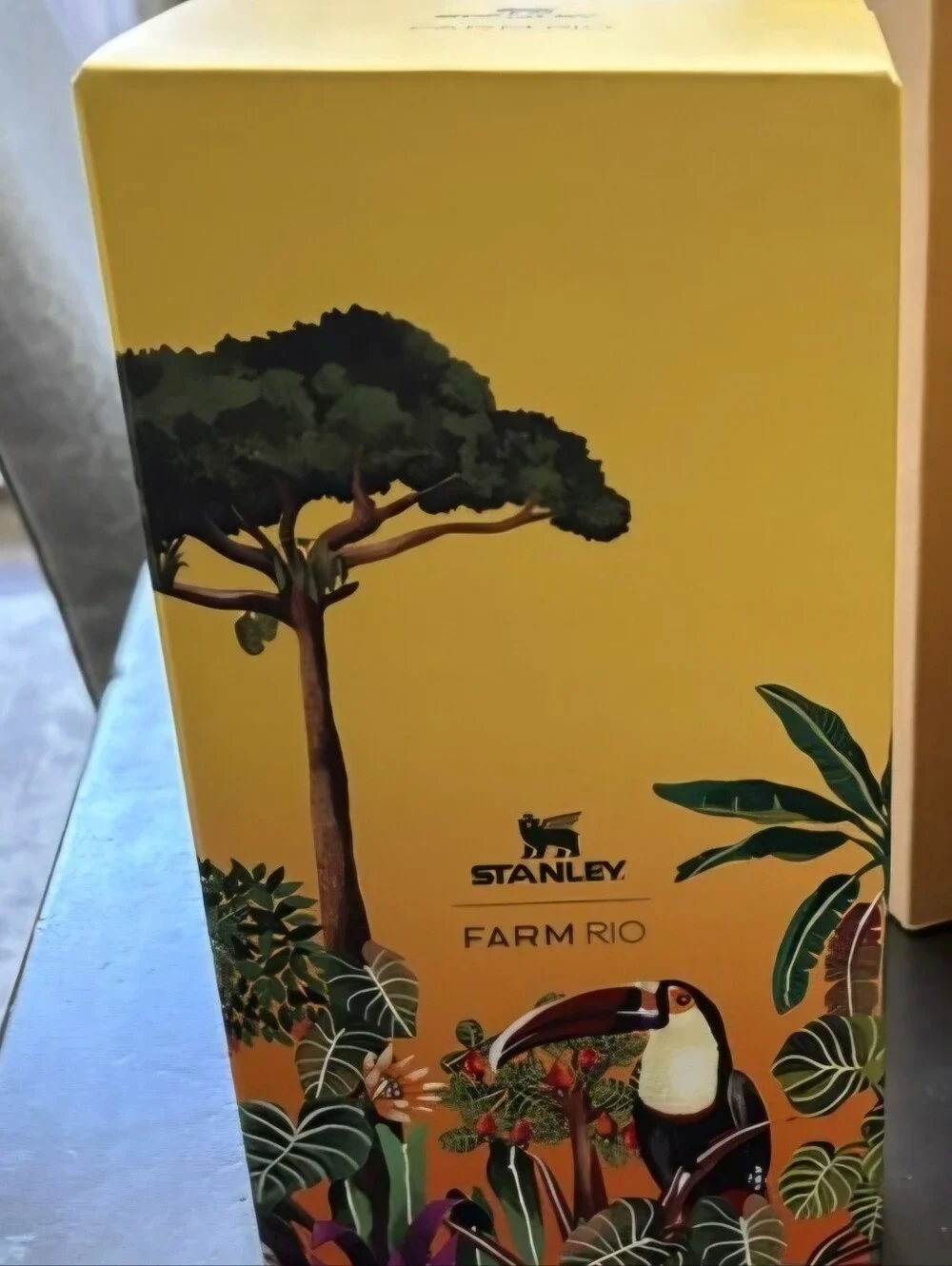 STANLEY x FARM RIO PROTOUR TUMBLER | TROPICAL WOODS GOLD | 30 oz